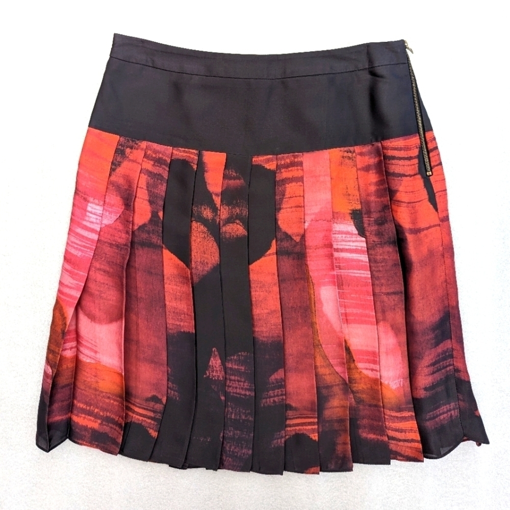 JUDITH & Charles pleated mini skirt black and red abstract print size 2